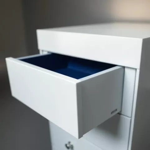 Czy można pomalować meble z połyskiem